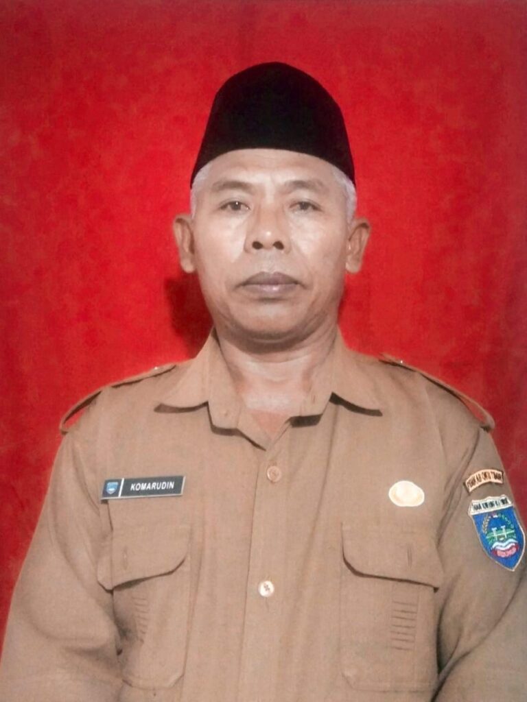 KAUR KESRA KOMARUDIN